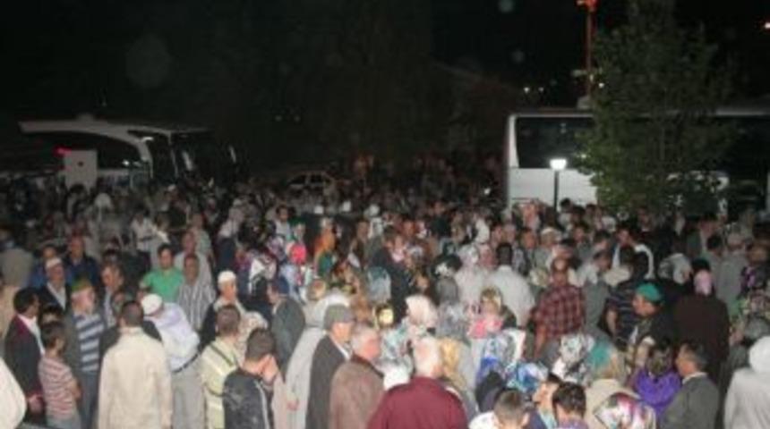 İlk Hac Kafilesi Yola &Ccedil;ıktı