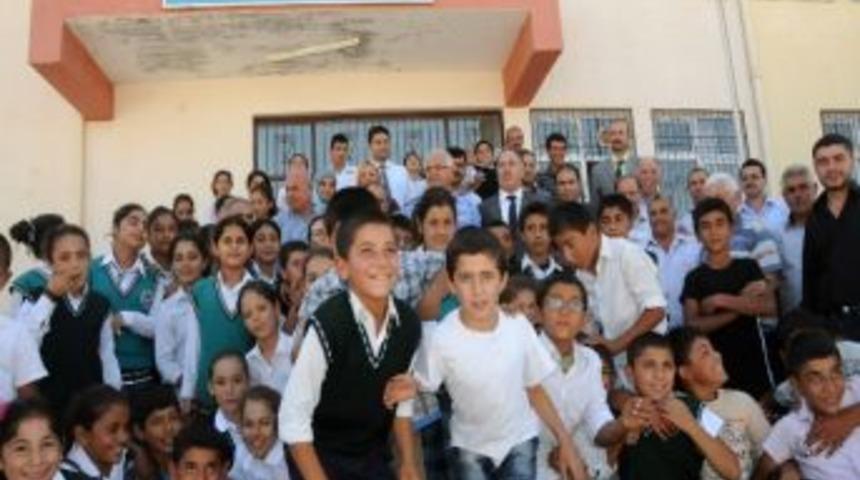 Meclis Tatilde, Milletvekili Erdoğan K&ouml;ylerde