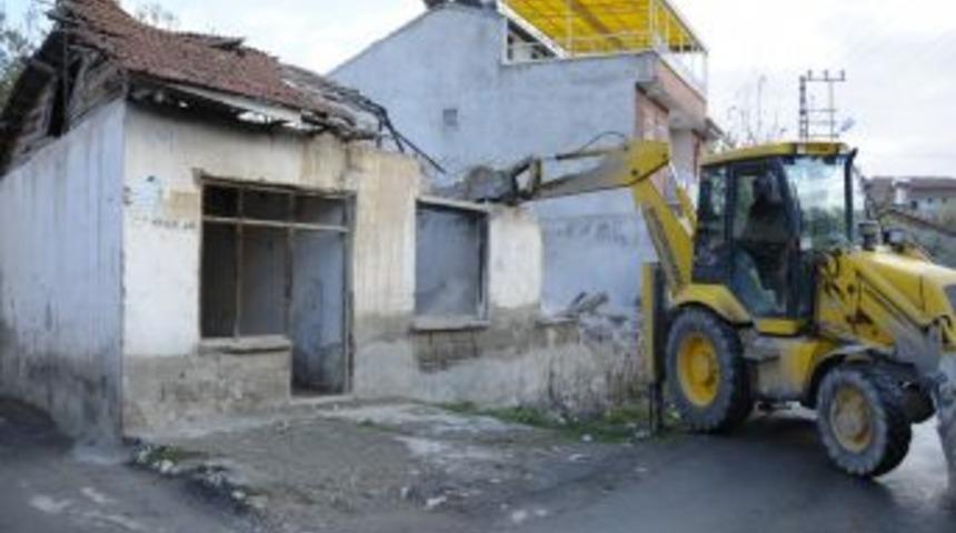 Malatya Belediyesi 3,5 Yılda 836 Ruhsatsız Inşaat Tespit Etti