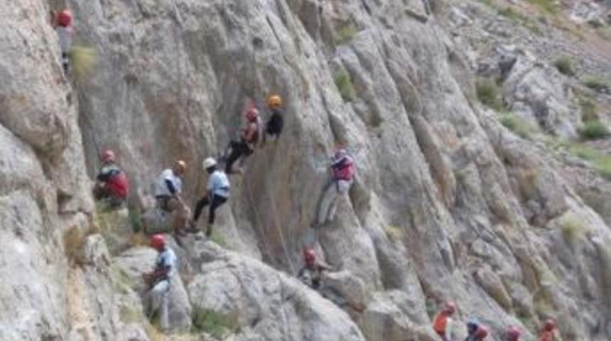 Aladağlarda İleri Kaya Eğitimi Ger&ccedil;ekleştirildi