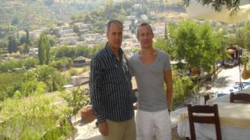 Avusturyalı Yazar Şirince K&ouml;y&uuml;n&uuml; Gezdi