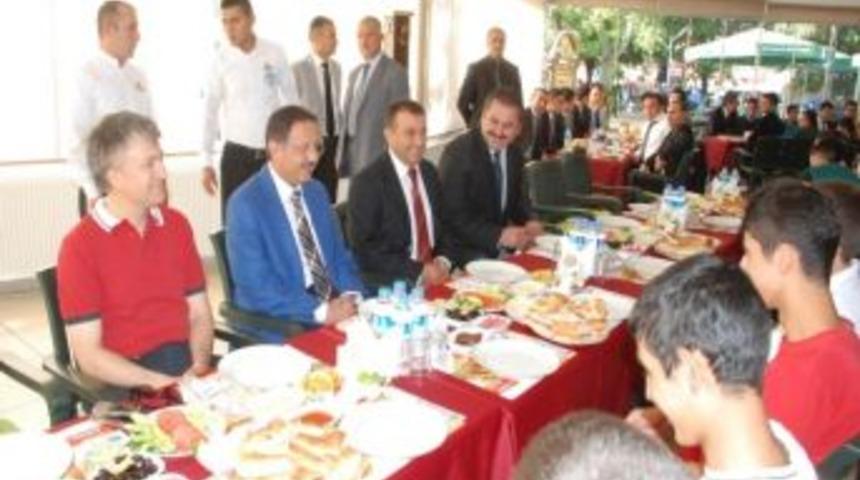 &Ouml;zhaseki G&uuml;len Y&uuml;zlerle Kahvaltıda Biraraya Geldi