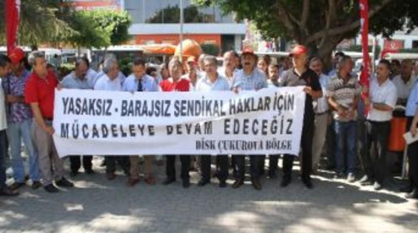 Memurlardan &lsquo;yasa&rsquo; Eylemi