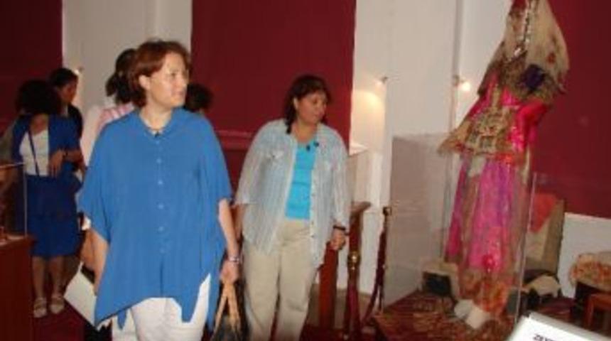 Vali Altıparmak&rsquo;ın Eşi &Ouml;zden Altıparmak Kumluca&rsquo;da