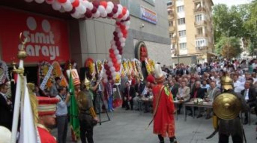 Simit Sarayı Ve Kahve Diyarı'na Mehterli A&ccedil;ılış