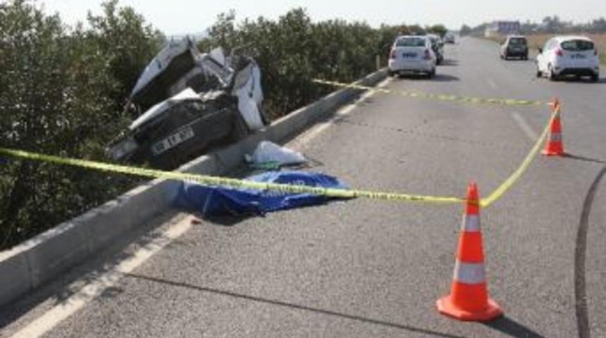 Adana'da Trafik Kazası: 1 &Ouml;l&uuml;, 2 Yaralı