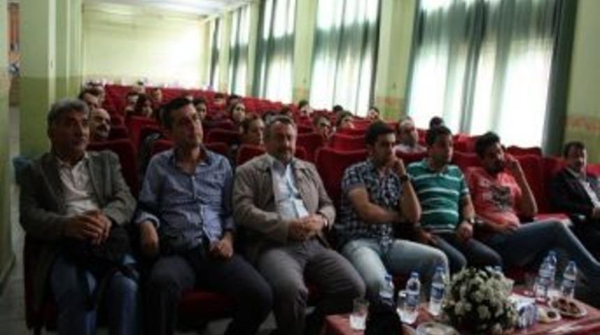 G&ouml;k&ccedil;ebey&rsquo;de Fotoğraf &Ccedil;ekimi Konferansı D&uuml;zenlendi