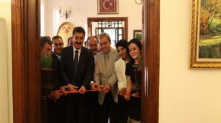 Tbmm&rsquo;de 'g&ouml;n&uuml;l İkliminde Gezintiler Ve K&uuml;tahya&rsquo;dan Esintiler' Sergisi