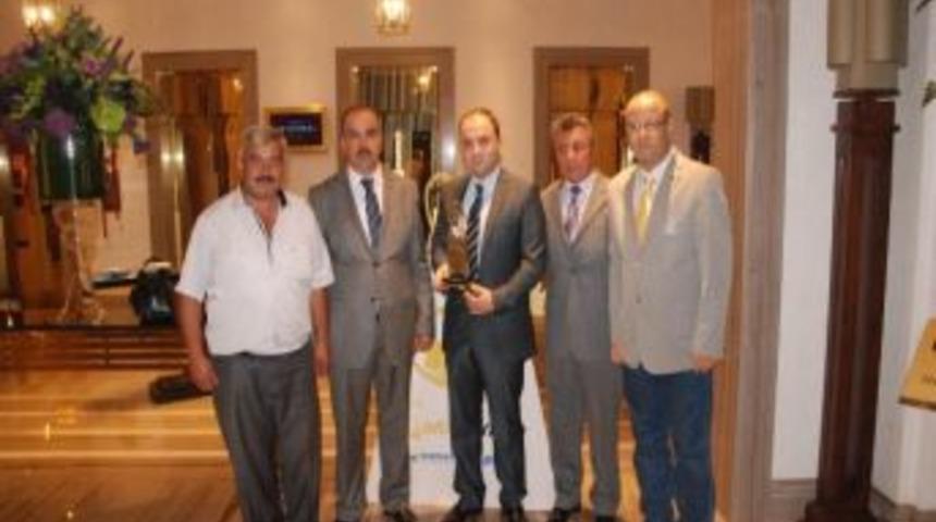 Edremit Belediyesi&rsquo;ne Altın Karınca &Ouml;d&uuml;l&uuml;