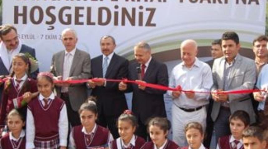 Sancaktepe Kitap Fuarı a&ccedil;ıldı.