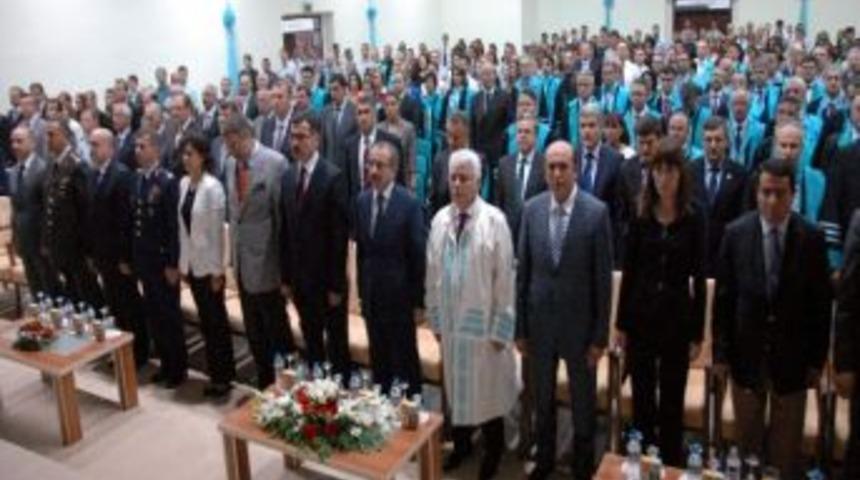 Bakan Din&ccedil;er, &Uuml;niversitede Akademik Yıl A&ccedil;ılış T&ouml;renine Katıldı