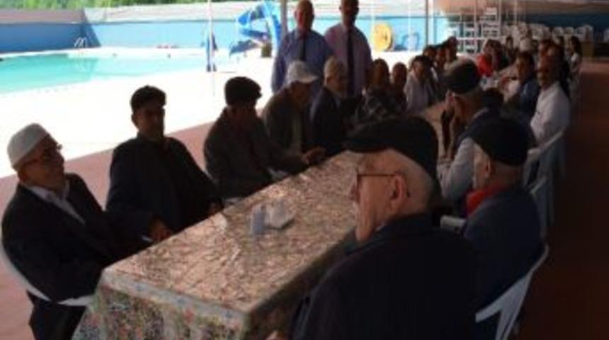 &Ccedil;orum Huzurevi Sakinleri Kargı&rsquo;yı Gezdi