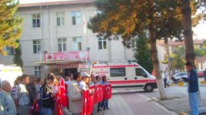 Sağlık &Ccedil;alışanlarından Ter&ouml;r Protestosu