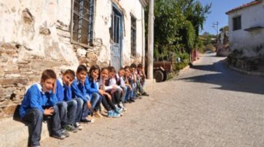 Ormank&ouml;y&rsquo;de Eğitime &lsquo;s&rsquo; Plaka Darbesi