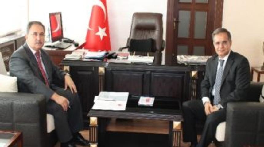 Koordinat&ouml;r Vali Veysel Dalmaz, Vali Tapsız'ı Ziyaret Etti