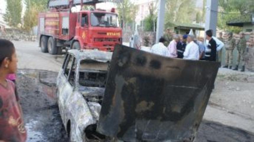 Seyir Halinde Alev Alan Ara&ccedil; K&uuml;l Oldu