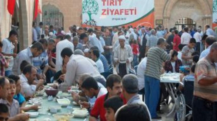 Halil İbrahim Sofrasında Tirit Ikramı