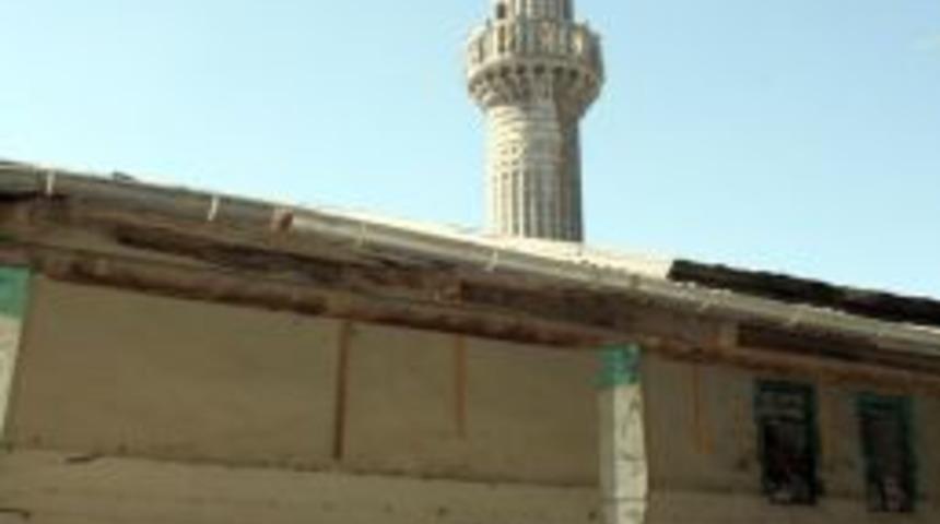 Tarihi Cami Yıkılmadan Restore Edilecek