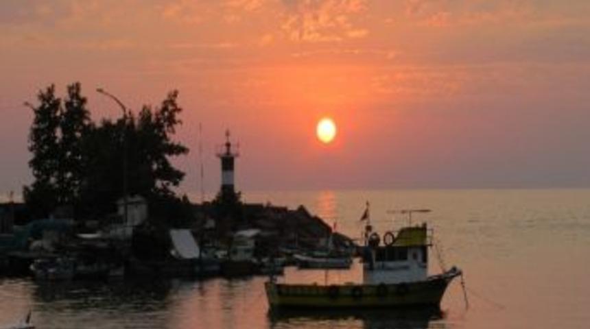 Ak&ccedil;akoca'da G&uuml;n Batımı B&uuml;y&uuml;l&uuml;yor