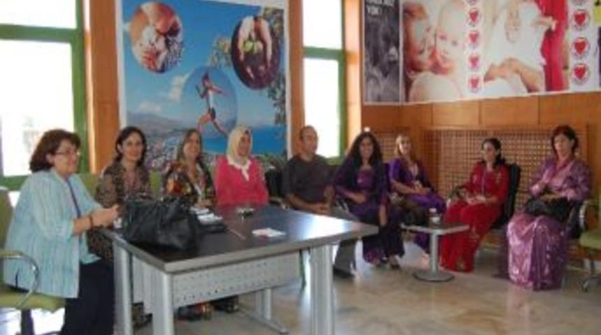 Bdp&rsquo;li Milletvekilleri Tatvan Halk Sağlığı Merkezi&rsquo;ni Ziyaret Etti