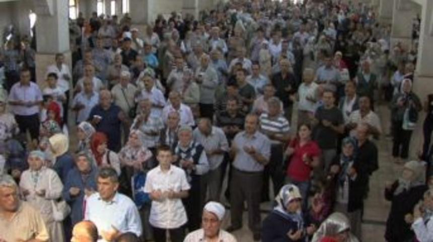 Zonguldaklı Hacılar Kutsal Topraklara Dualarla Uğurlandı