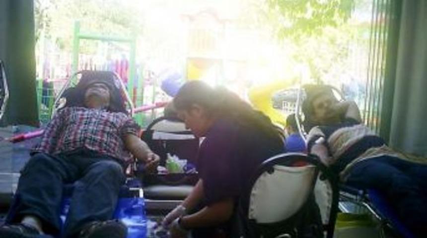 &Ccedil;an'dan Kızılay'a 42 &Uuml;nite Kan Bağışı