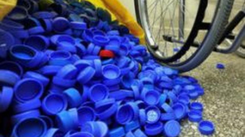 Mavi Kapak 15 Kişiye Ayak Oldu