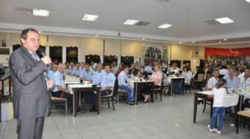 20 Yıllık itfaiyecilere plaket