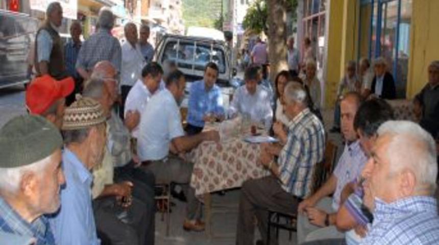 AK Parti'liler G&uuml;ndoğmuş'ta Vatandaşların Sorunlarını Dinledi