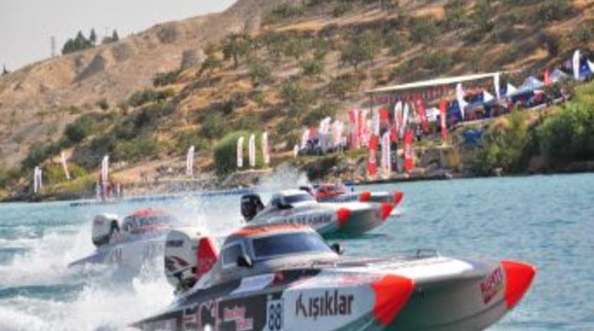 D&uuml;nya Offshore Şampiyonası'nın 11. Yarışını Eci Men Cosmetics Kazandı