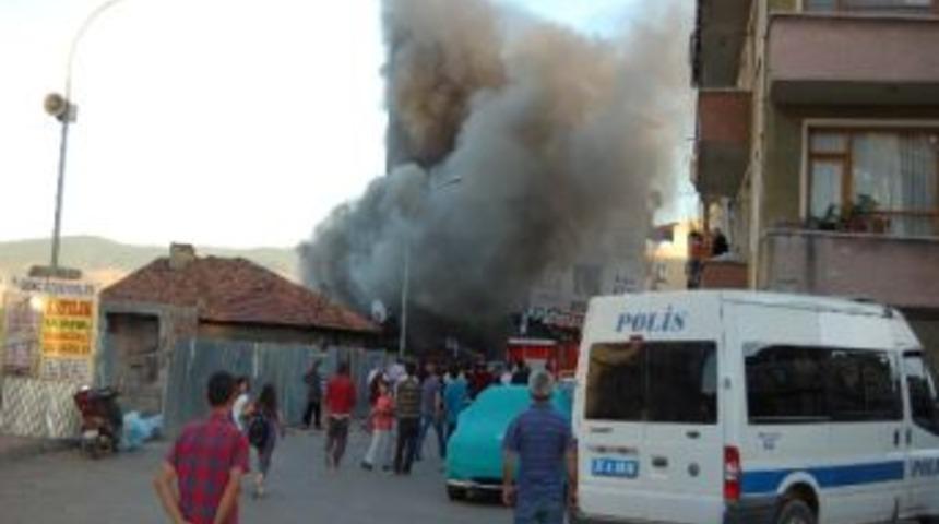 Taşk&ouml;pr&uuml;'de Ev Yangını