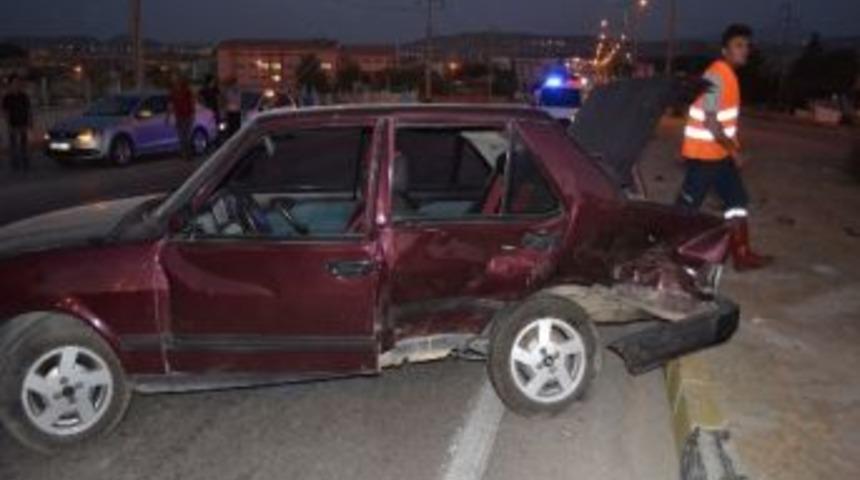 Kula&rsquo;da Trafik Kazası: 1 &Ouml;l&uuml;, 1 Yaralı