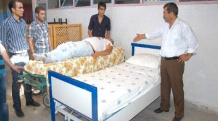 Ağa&ccedil;tan D&uuml;şt&uuml;, Makine İcat Etti