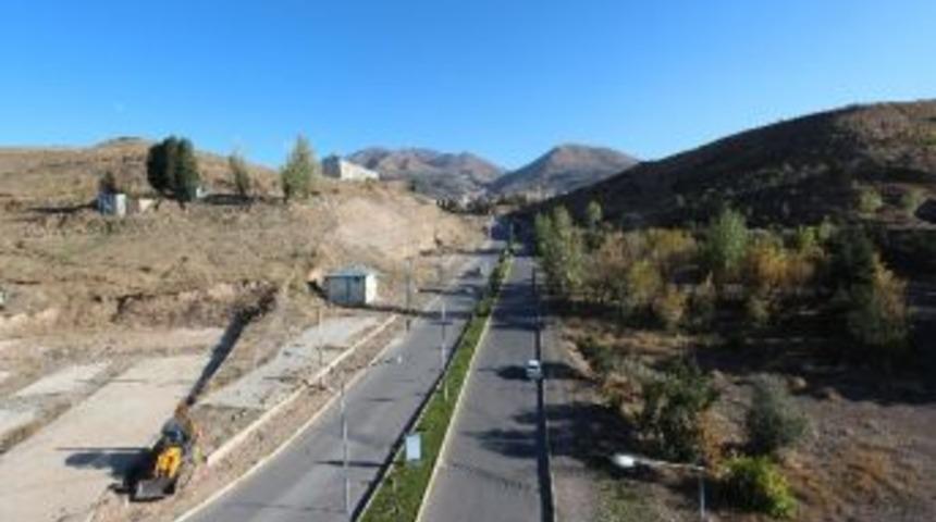 Erzurum B&uuml;y&uuml;kşehir Belediyesi, &ldquo;mevlana Vadisi&rdquo; Projesi İ&ccedil;in İlk Kazmayı Vurdu