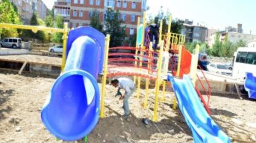 Başkan Korkut, Yakutiye"yi Oyun Parklarıyla Donatıyor