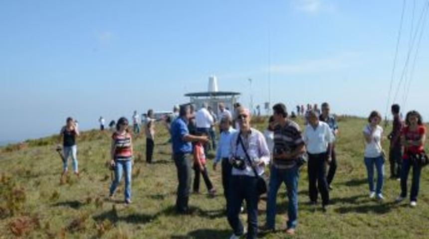 Gali Tepesini Keşfeden Gazeteciler Hem Fotoğraf &Ccedil;ekti Hem De Stres Attı