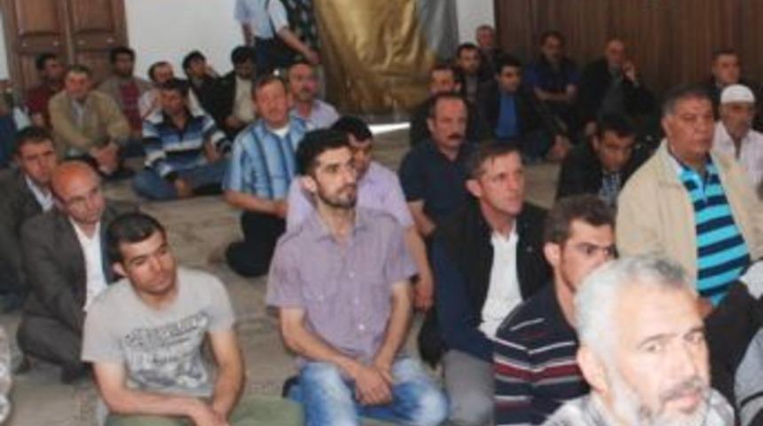 `Din g&ouml;revlisi kanaat &ouml;nderi olmalı&acute;