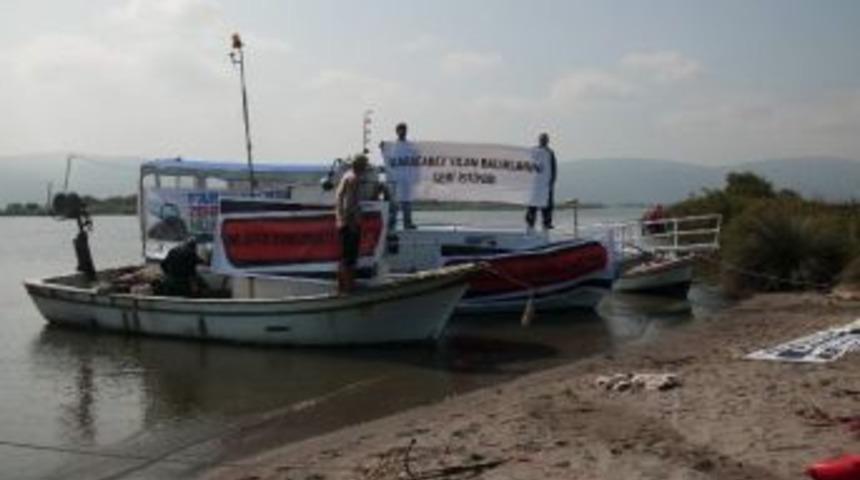 Balık&ccedil;ılardan Nil&uuml;fer &Ccedil;ayı Temiz Aksın Protestosu