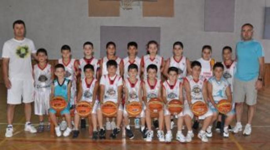 Bafra&rsquo;da 12 Dev Adam Basketbol Okulları &Ccedil;alışmaları