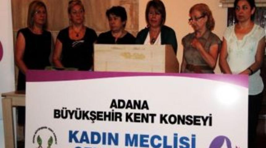 Ak&ccedil;a: "kadın Adayların Yanında Olacağız"