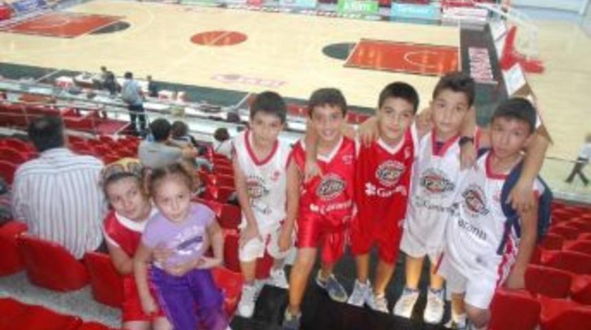 Kaski&rsquo;ye 12 Dev Adam Okullarından Destek