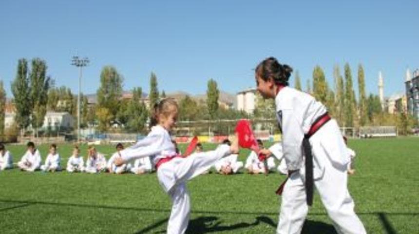 Oltu&rsquo;da Taekwondo Kuşak Sınavı