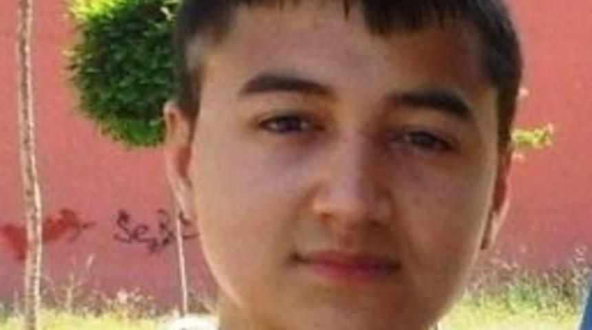 17 Yaşında Kalp Krizinden &Ouml;ld&uuml;