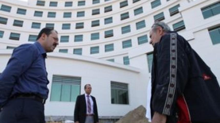 Ayaz, Kocaeli&rsquo;nin ilk termal otelini inceledi