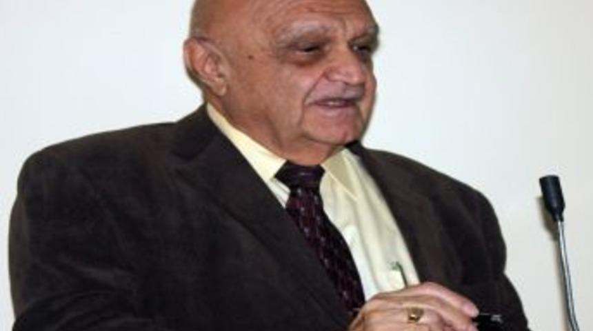 D&uuml;nyaca &Uuml;nl&uuml; Cerrah Sel&ccedil;uk Tıp&rsquo;ta Seminer Verdi