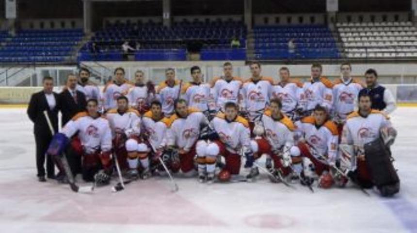 Buz Hokeyinde İki Galibiyet Bir Mağlubiyet