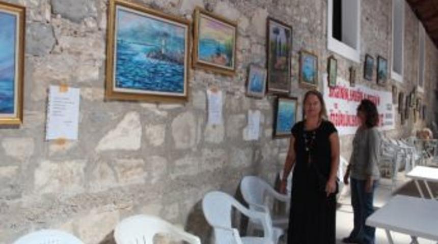 Ankaralı Ressam Urla&rsquo;da Sergi A&ccedil;tı
