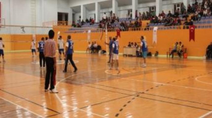 Ağrı&rsquo;da Kurumlar Arası Voleybol Turnuvası