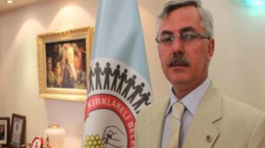 Kırklareli Belediye Başkanı &Ccedil;ağlayan "geleceğimizin Teminatı Olan T&uuml;m &Ccedil;ocuklarımızın D&uuml;nya &Ccedil;ocuk G&uuml;n&uuml;n&uuml; Kutlar, Gelecek Hayatlarında Başarılar Dilerim"