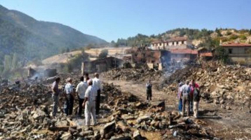 Bolu&rsquo;da Evleri Yanan K&ouml;yl&uuml;ler Yardım Bekliyor